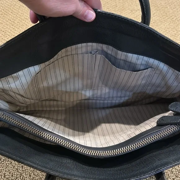 NEW Frye Michelle Work Tote Bag Blue Black Leather - Picture 10 of 16